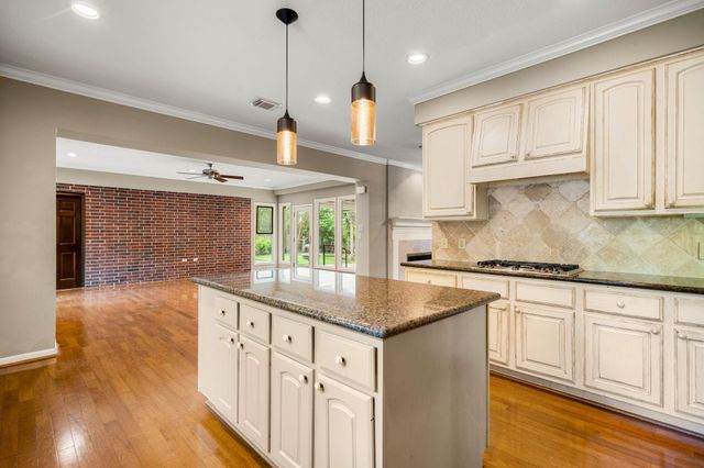 1518 Fall Wood Drive, Sugar Land, TX 77479