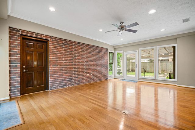 1518 Fall Wood Drive, Sugar Land, TX 77479