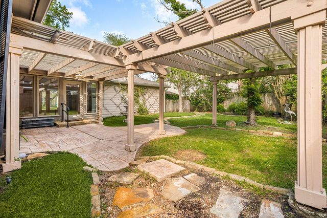 1518 Fall Wood Drive, Sugar Land, TX 77479