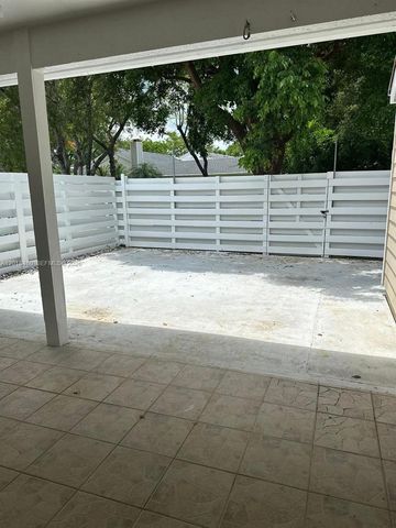 14530 SW 142nd Ct Cir, Miami, FL 33186