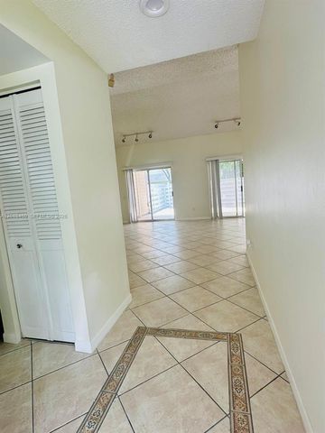 14530 SW 142nd Ct Cir, Miami, FL 33186
