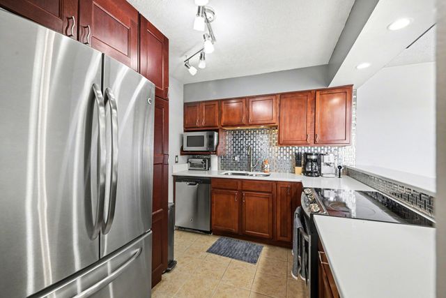 110 Winding Way, A, Covington, KY 41011