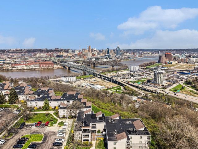 110 Winding Way, A, Covington, KY 41011