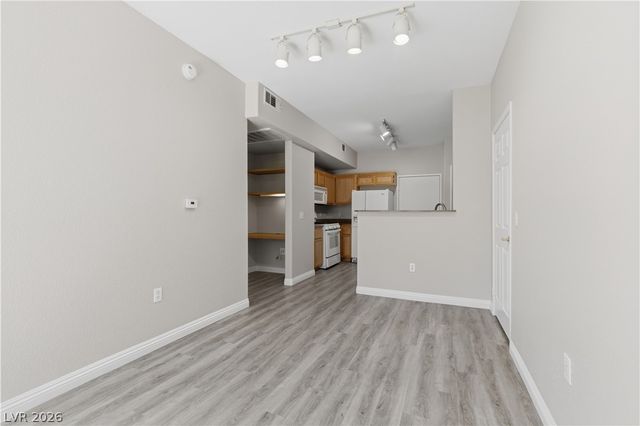 9975 Peace Way 1042, Las Vegas, NV 89147