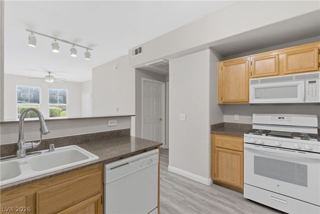 9975 Peace Way 1042, Las Vegas, NV 89147