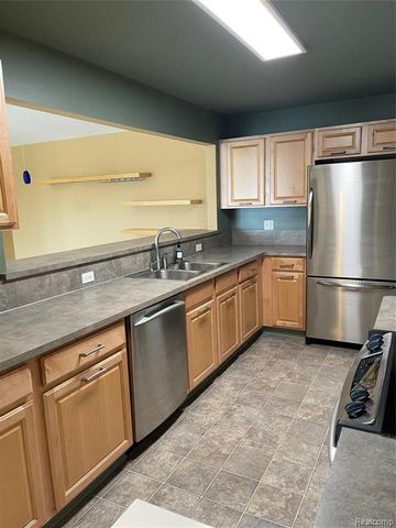 1905 Flagstone Circle, Rochester, MI 48307