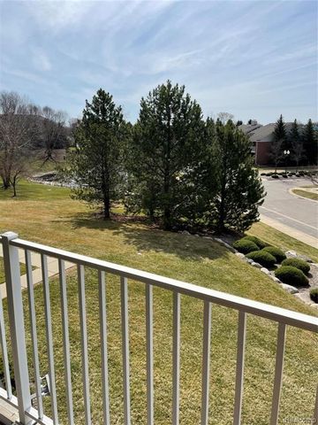 1905 Flagstone Circle, Rochester, MI 48307