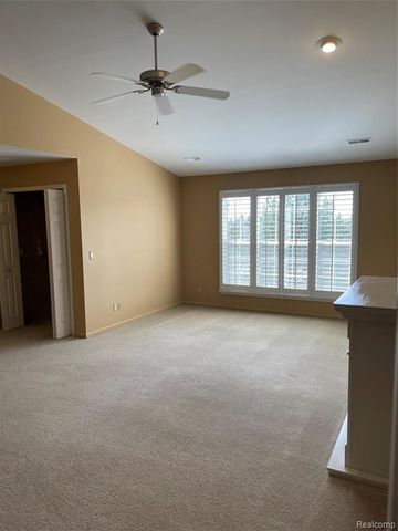 1905 Flagstone Circle, Rochester, MI 48307