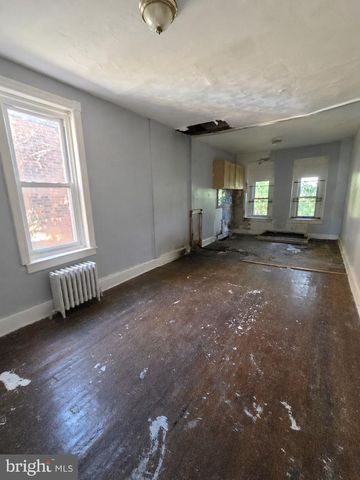 7030 WOODLAND AVE, Philadelphia, PA 19142