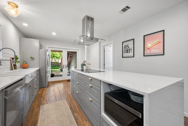 3512 Townlake Circle, Arlington, TX 76016