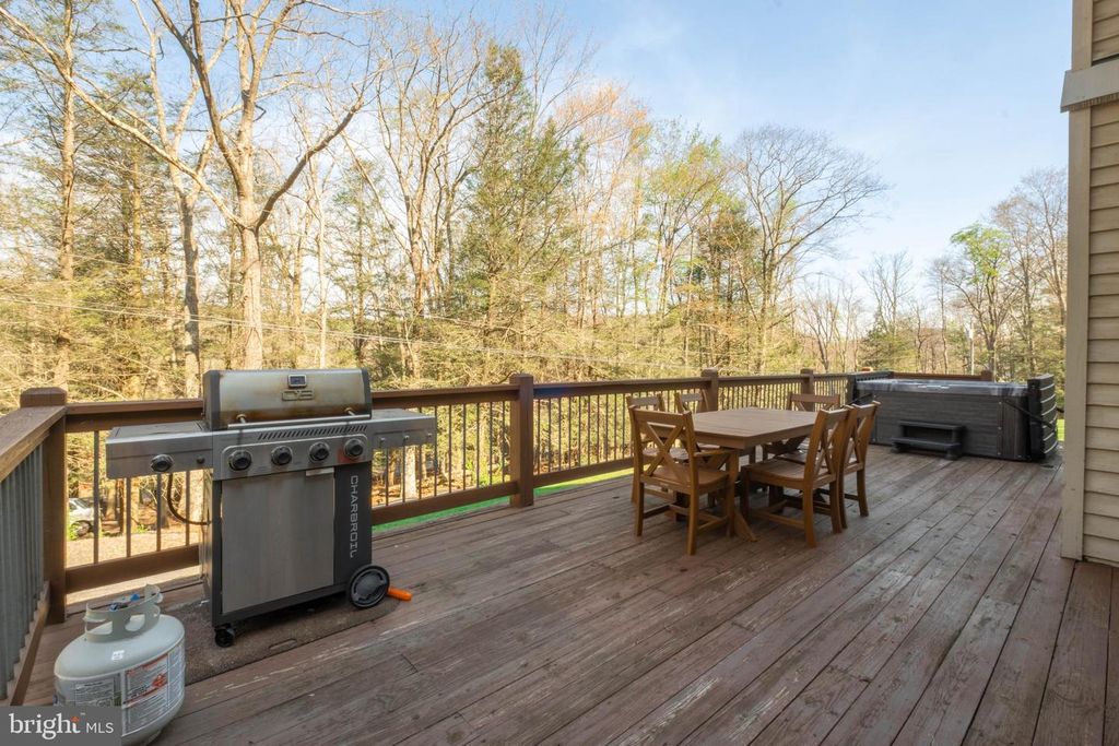 Image 38 of property listing at 247 SLOAN TRACT RD, Oakland, MD 21550