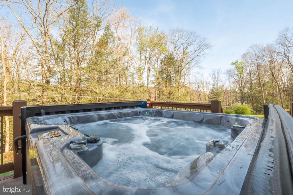 Image 41 of property listing at 247 SLOAN TRACT RD, Oakland, MD 21550