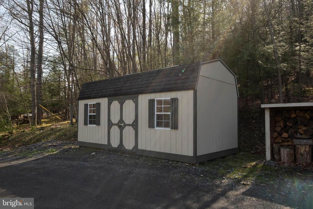 Image 43 of property listing at 247 SLOAN TRACT RD, Oakland, MD 21550