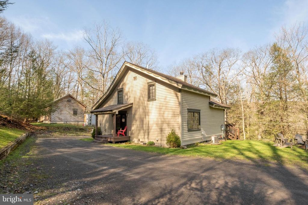 Image 46 of property listing at 247 SLOAN TRACT RD, Oakland, MD 21550