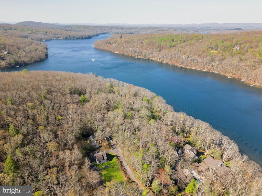 Image 47 of property listing at 247 SLOAN TRACT RD, Oakland, MD 21550
