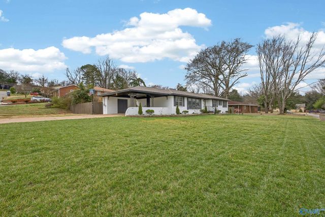 3901 W Crestview Drive, Huntsville, AL 35816