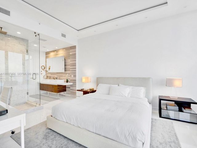 1100 Biscayne Blvd 4001, Miami, FL 33132