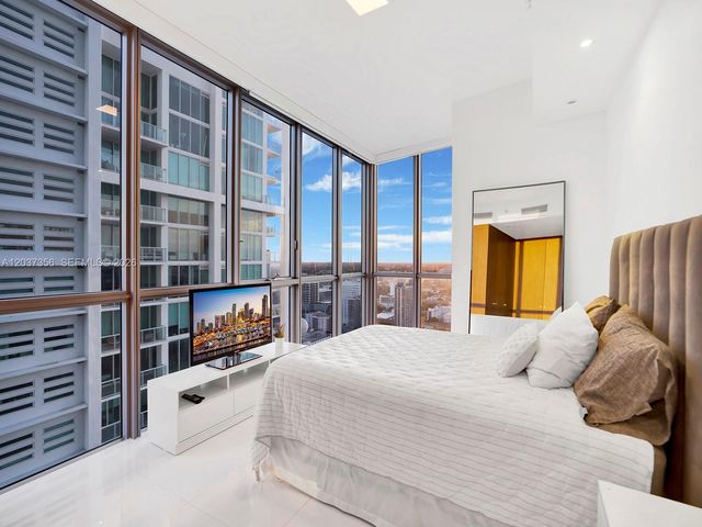 1100 Biscayne Blvd 4001, Miami, FL 33132
