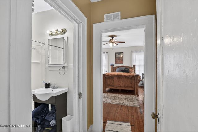 1231 Monroe Street, Jackson, MS 39202