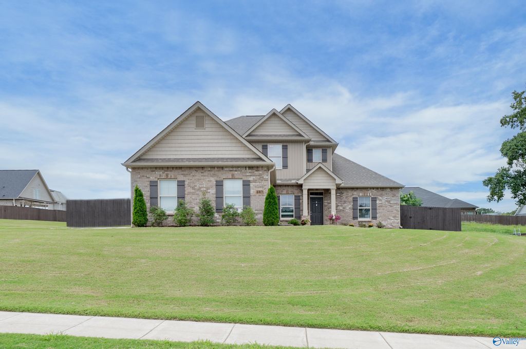 107 Fowler Creek Way, Hazel Green, AL 35750