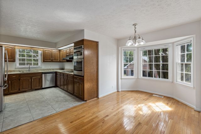 7408 River Park Dr, Nashville, TN 37221