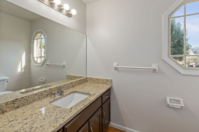 7408 River Park Dr, Nashville, TN 37221