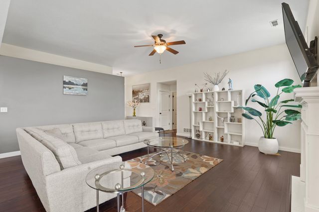 3203 BALLARD MILL DR, Columbia, MO 65203