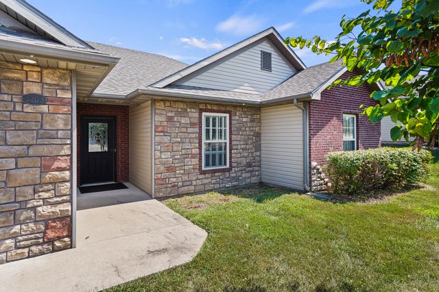 3203 BALLARD MILL DR, Columbia, MO 65203