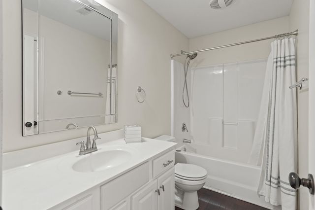 3203 BALLARD MILL DR, Columbia, MO 65203