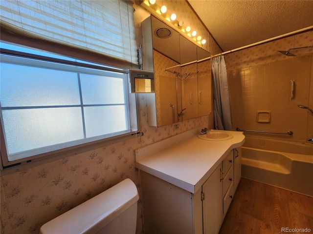 729 17th Avenue, Longmont, CO 80501