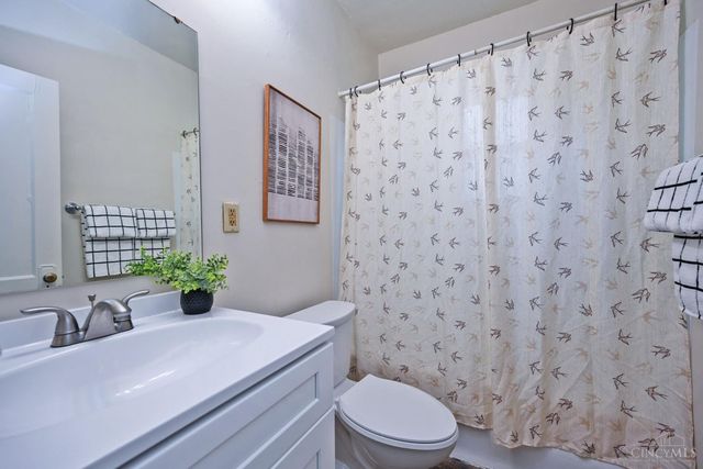 1134 Fairbanks Avenue, Cincinnati, OH 45205