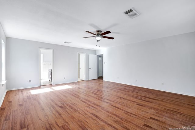 8047 Cantura Mills, Converse, TX 78109