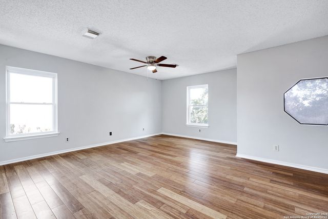 8047 Cantura Mills, Converse, TX 78109