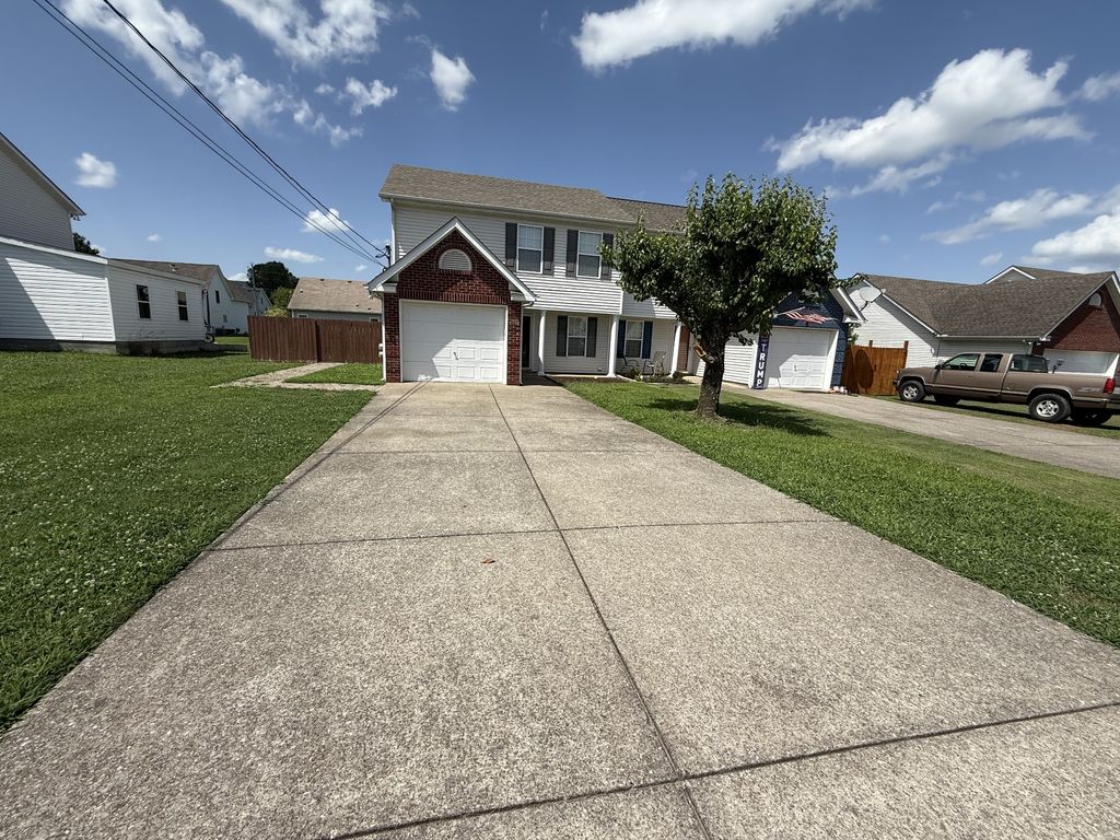 1022 Stonemark Trl, La Vergne, TN 37086