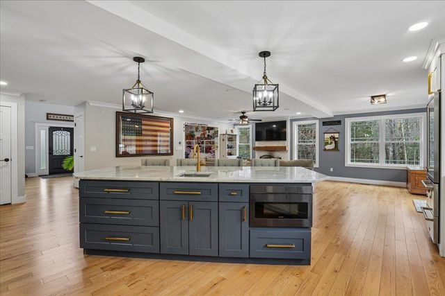 34 Horizon Drive, Goffstown, NH 03045
