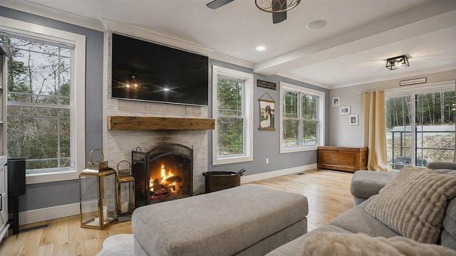 34 Horizon Drive, Goffstown, NH 03045