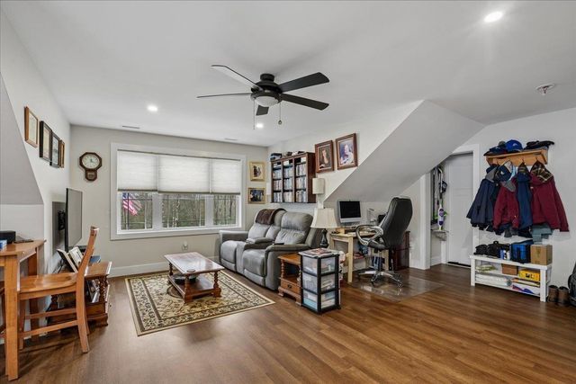 34 Horizon Drive, Goffstown, NH 03045
