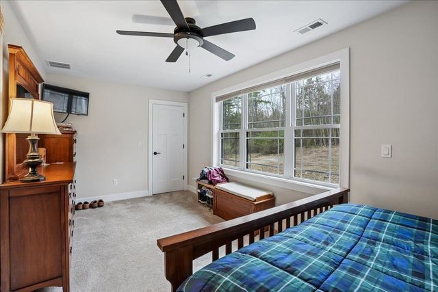 34 Horizon Drive, Goffstown, NH 03045
