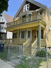 1700 N 28th STREET #1702, Milwaukee, WI 53208