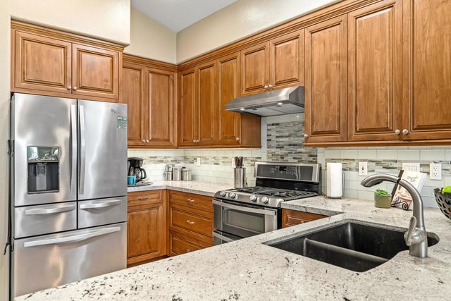 42240 Sari Court, Palm Desert, CA 92211