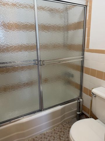 24120 Northern Blvd Apt 4A, New York City, NY 11362