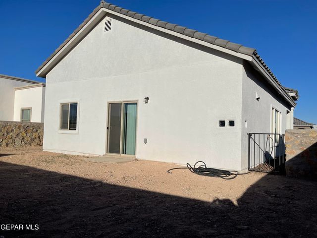 809 CHILLINGTON Road, Horizon City, TX 79928