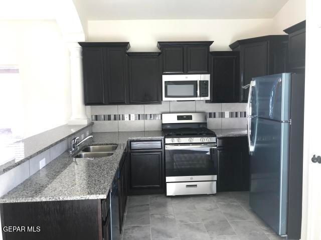 809 CHILLINGTON Road, Horizon City, TX 79928