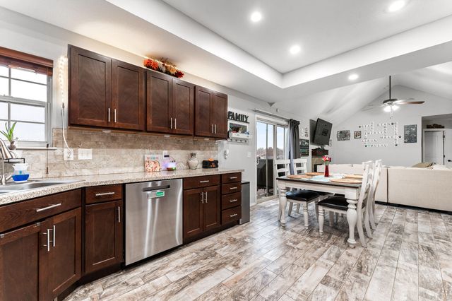 849 S Cobble Creek Boulevard, Nixa, MO 65714