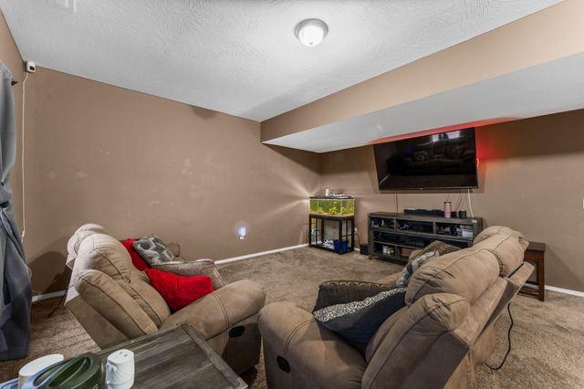 849 S Cobble Creek Boulevard, Nixa, MO 65714