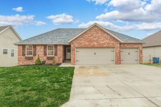849 S Cobble Creek Boulevard, Nixa, MO 65714