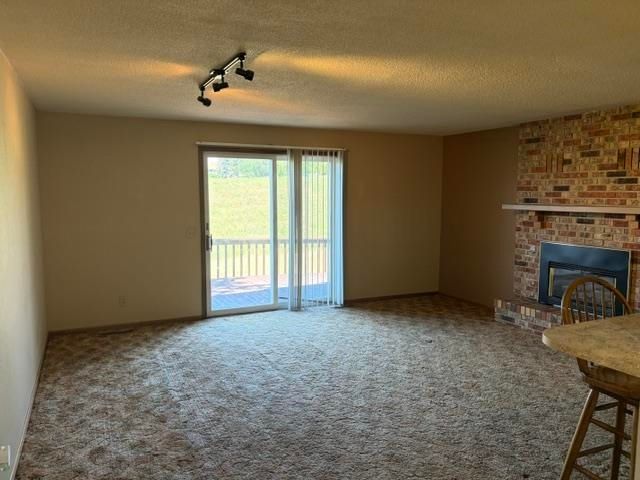 425 26th St NW, Minot, ND 58703