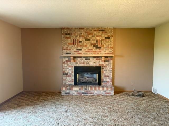 425 26th St NW, Minot, ND 58703