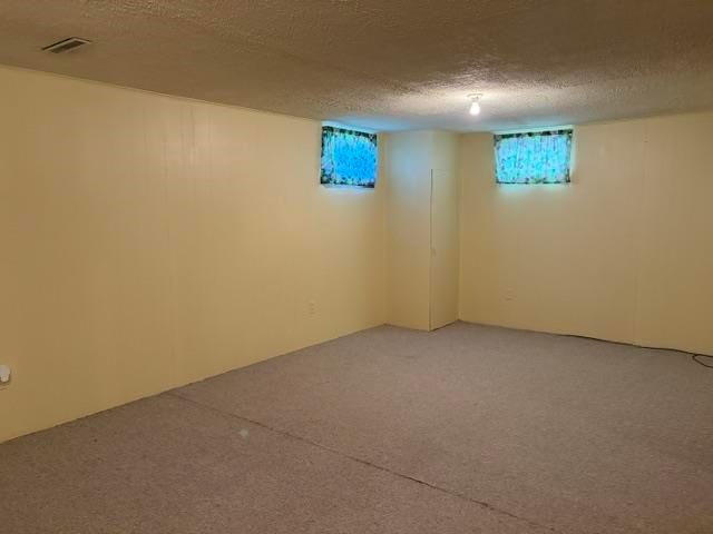 425 26th St NW, Minot, ND 58703