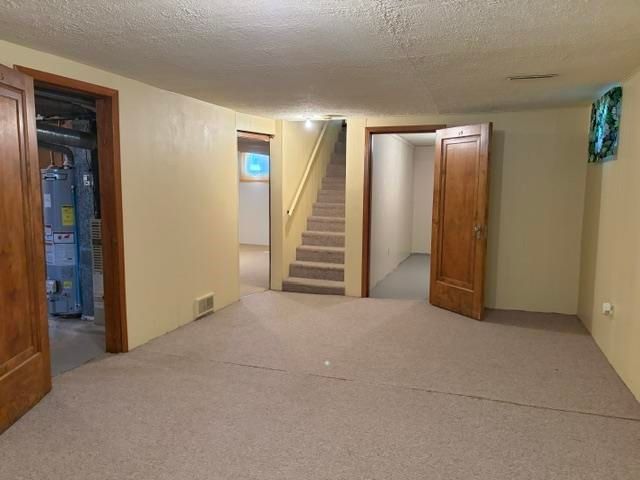 425 26th St NW, Minot, ND 58703